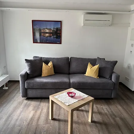 Smart Home - Die etwas andere Ferienwohnung! Brandenburg an der Havel Exterior foto